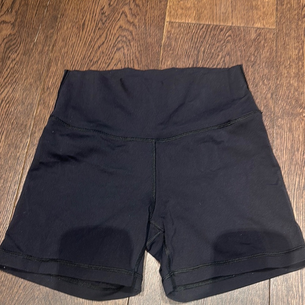 TNA biker shorts 3”